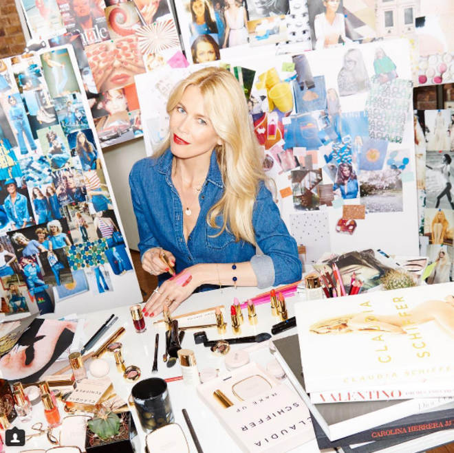 Claudia Schiffer lança linha de maquilhagem