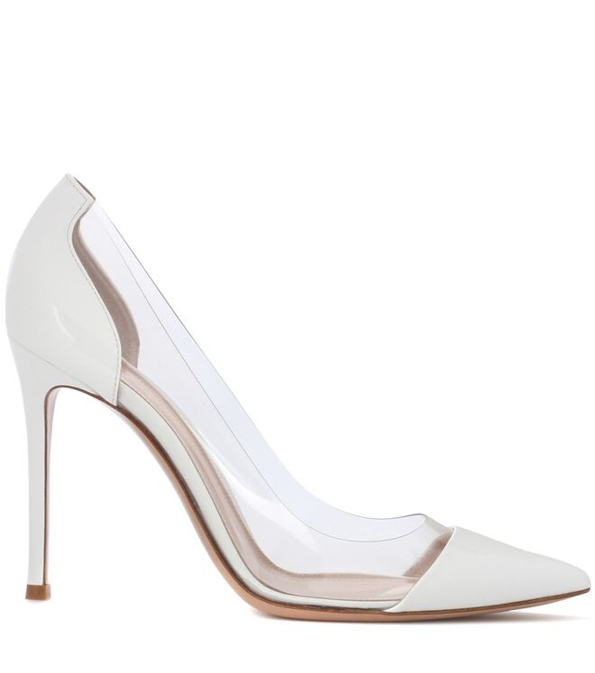 Sapatos, €590, Gianvito Rossi em mytheresa.com
