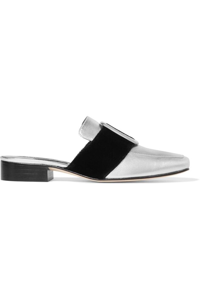 Mules, €375, Dorateymur em net-a-porter.com