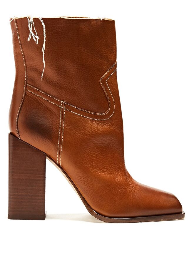 Botins, €895, Saint Laurent, em matchesfashion.com