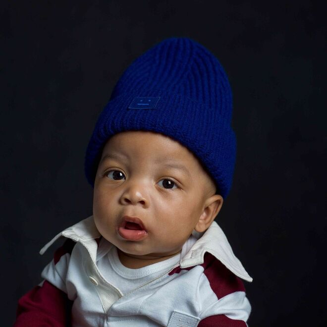 Acne Studios lança campanha com pais homossexuais