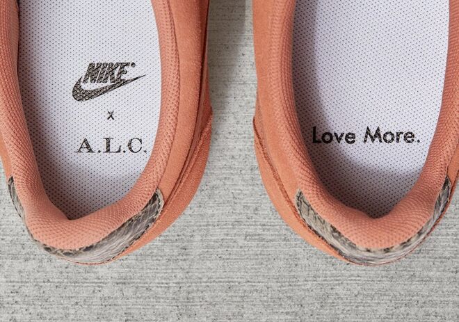 O modelo Nike Cortez tem nova versão