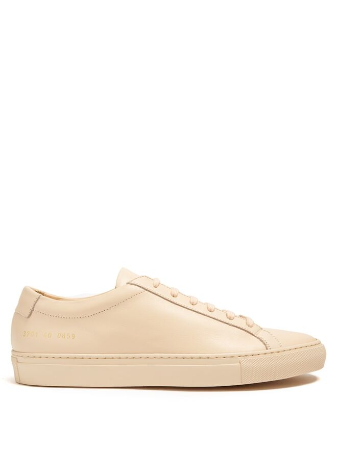 Ténis, €336, Common Projects em matchesfashion.com