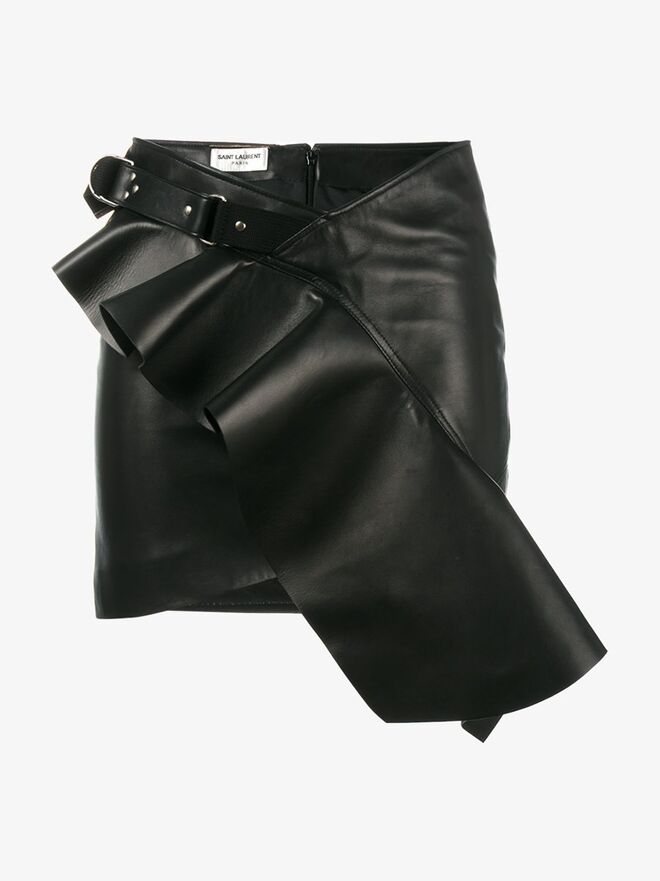 Saia, €2990, Saint Laurent em brownsfashion.com