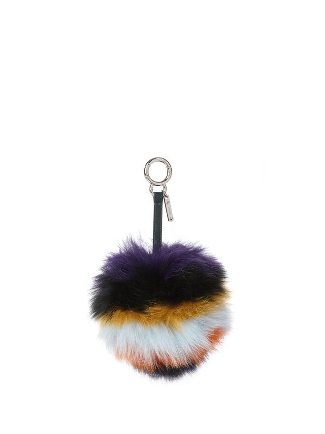 Porta-chaves, €490, Fendi em matchesfashion.com