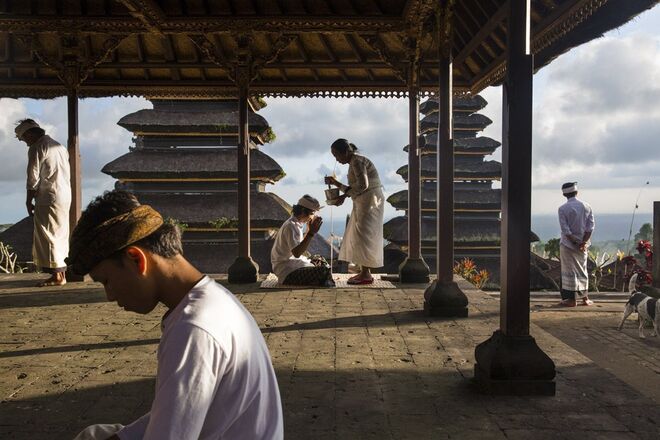 ‘Blessings at Besakih’, Michael Dean Morgan (Bali)
