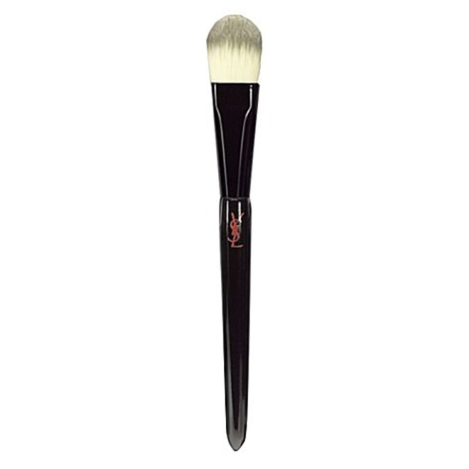 Foundation Brush, €46,95, Yves Saint Laurent