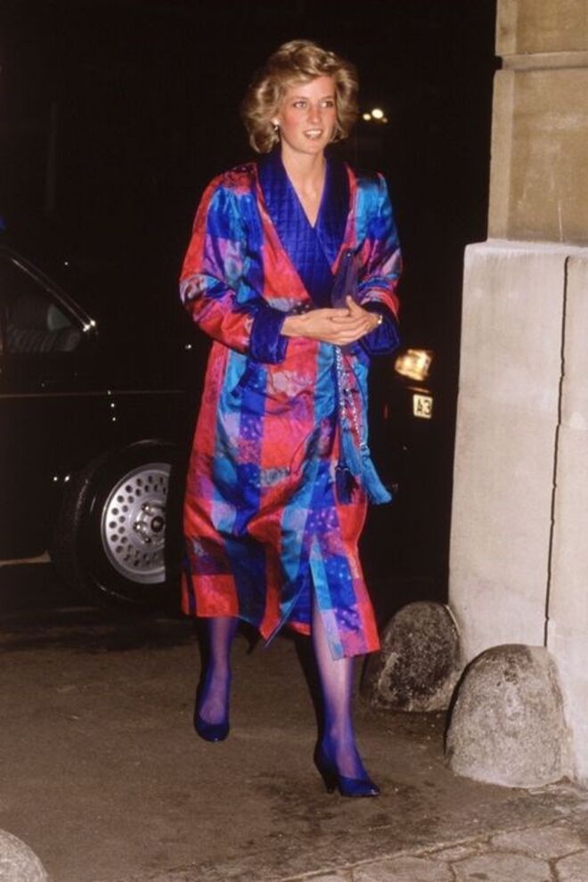 Março 1988 | Com um casaco de Bellville Sassoon, durante a semana da moda de Londres.