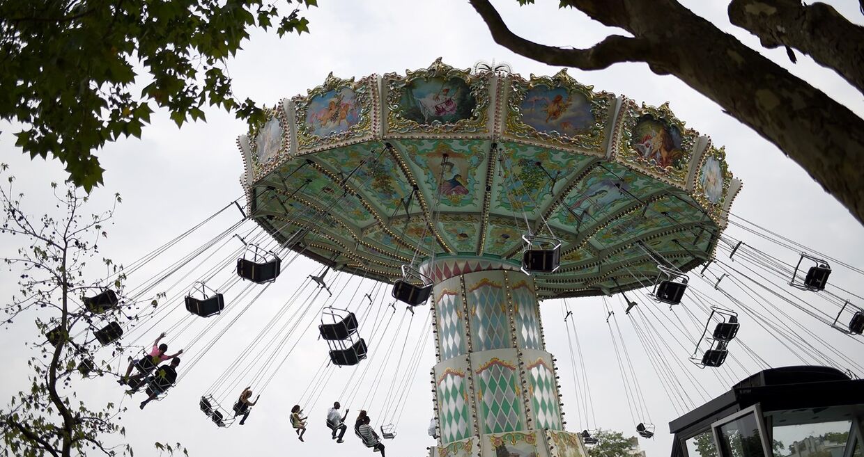 LVMH transforma jardim parisiense num parque temático para adultos