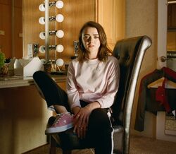 Miley Cyrus e Maisie Williams protagonizam série no Twitter