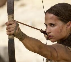 O cartaz de ‘Tomb Raider’, com Alicia Vikander, está a causar polémica