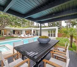 Cindy Crawford compra mansão em Beverly Hills