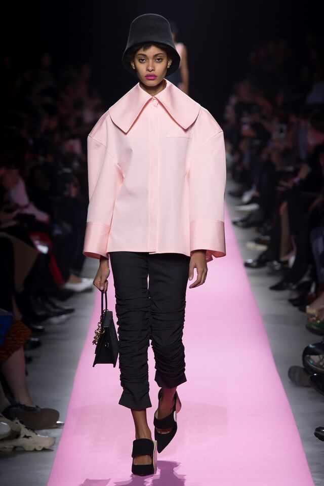 Jacquemus outono/inverno 2017, por Simon Porte.