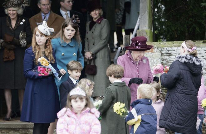 30.	Todos os anos a rainha insiste em ter uma semana só para preparar o Natal, na Sandringham House, em Norfolk. 