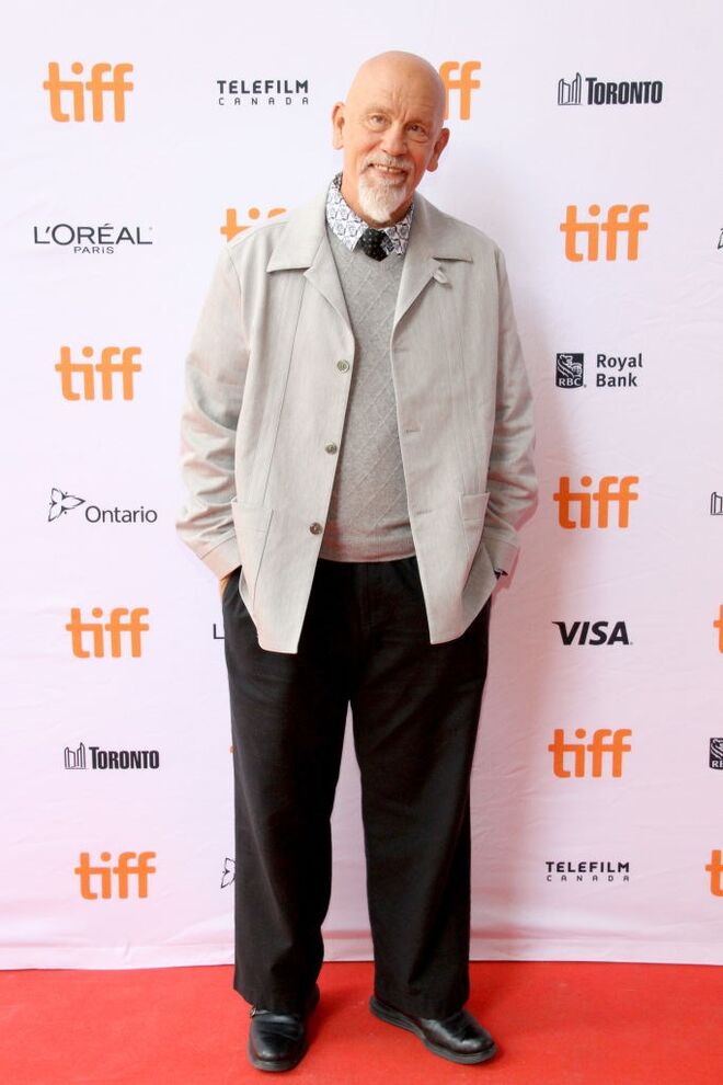 John Malkovich é visita regular de Portugal há anos, especialmente desde que se tornou sócio honorário do restaurante Bica do Sapato. 