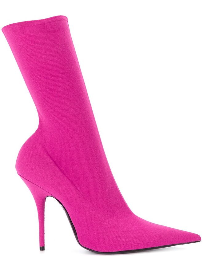 €795, Balenciaga em Farfetch.com