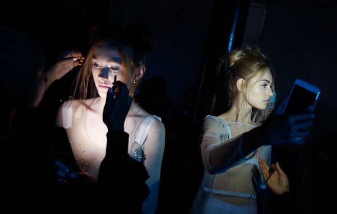 Nos bastidores da Semana de Moda de Nova Iorque