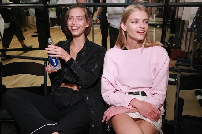 Nos bastidores da Semana de Moda de Nova Iorque