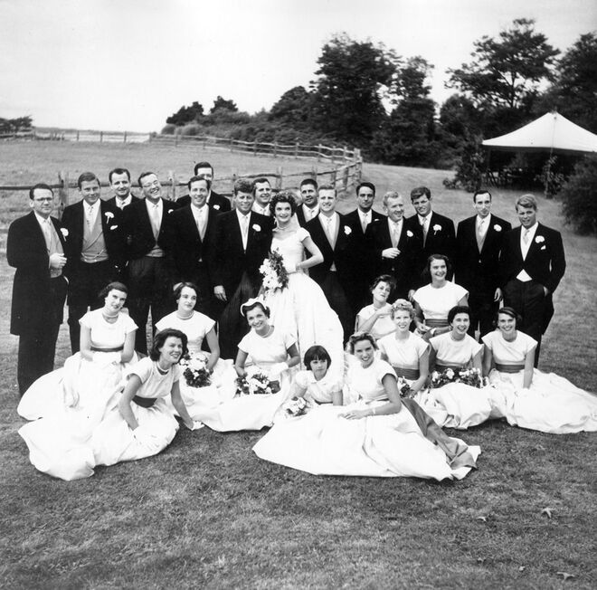 Setembro, 1953 | A festa de casamento de John F. Kennedy e Jacqueline Bouvier Kennedy.