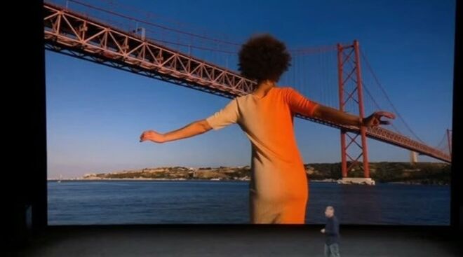 Ponte 25 de Abril, em Lisboa, durante a apresentação do novo iPhone.