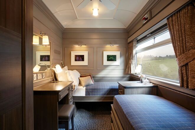 IRLANDA: Belmond Grand Hibernian | Uma viagem de Dublin até Cork ou Belfast. A decoração dos quartos faz lembrar o estilo dos hotéis da era Georgiana. Tem capacidade para 40 pessoas e estão disponíveis viagens de dois, quatro e seis dias. 
