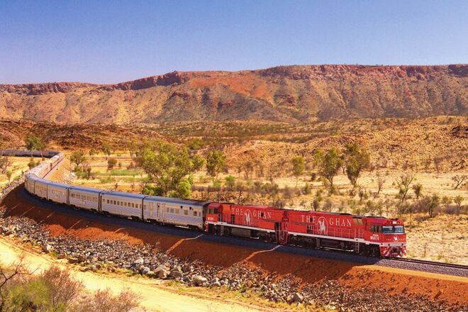 AUSTRÁLIA: The Ghan | Uma viagem de norte a sul da Austrália, entre as cidades de Darwin e Adelaide. Passa por locais que jamais conseguiria visitar de outra forma. O comboio faz paragens pelo interior profundo da Austrália.
