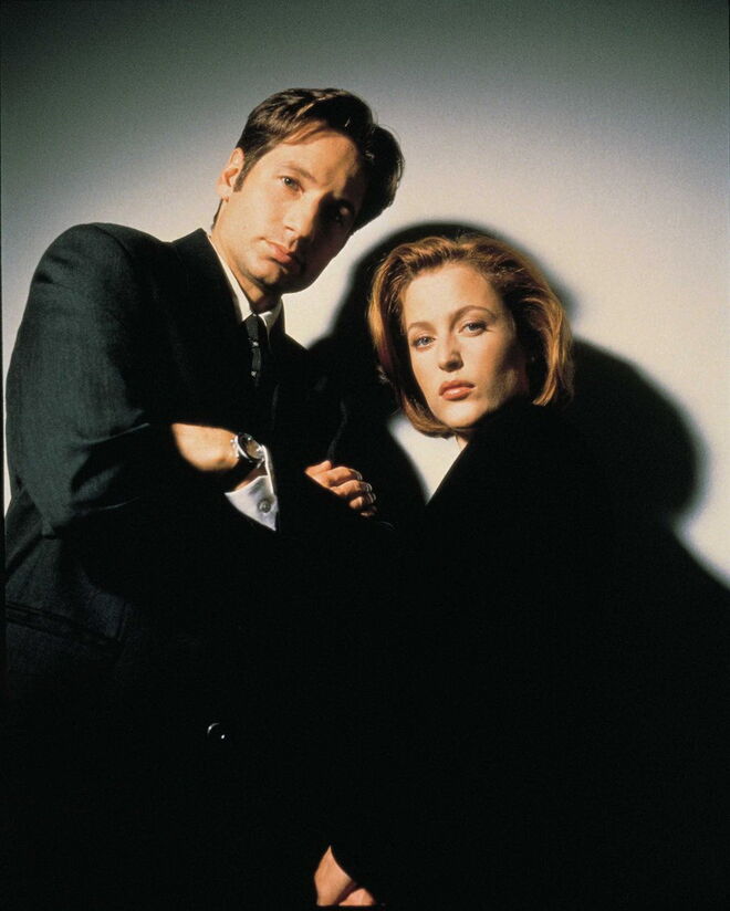 Gillian Anderson e David Duchovny | Nem sempre, ao longo dos anos, a relação da dupla Mulder e Scully foi boa. Uma vez, em entrevista, Duchovny deu a entender que, por vezes, a familiaridade pode ter destas coisas: “Chegávamos a discutir por tudo e por nada. Não podíamos estar um à frente do outro.”