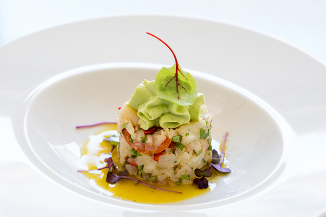Tártaro de Corvina & Abacate com leite de Açafroa, €12,50