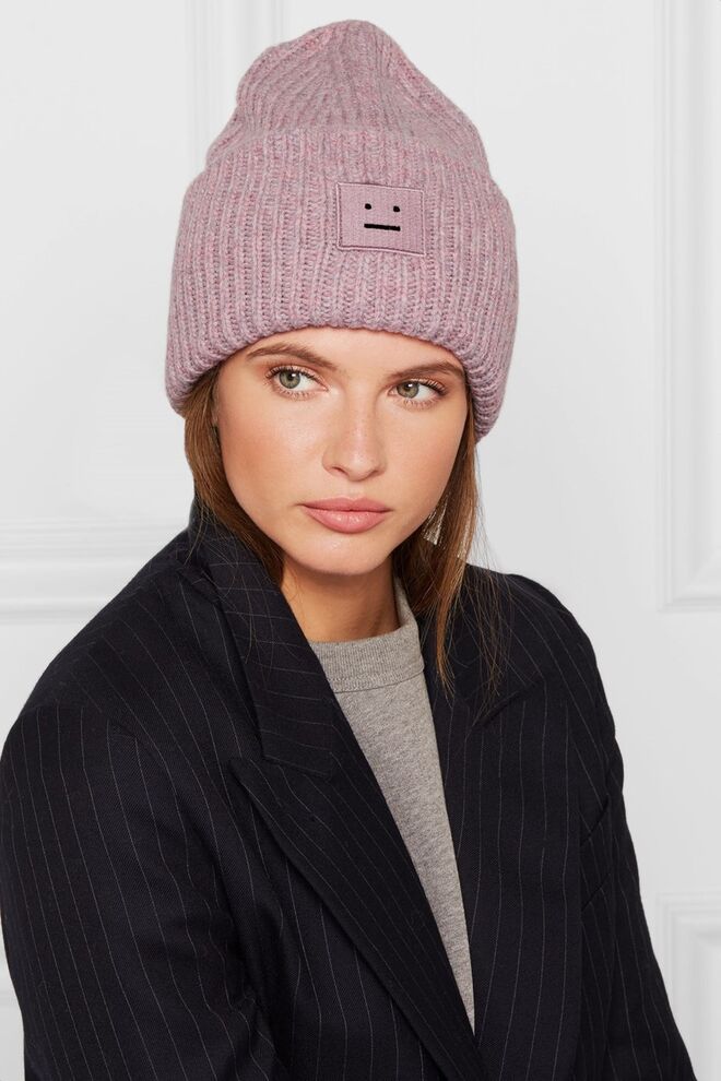 Gorro, €120, Acne Studios