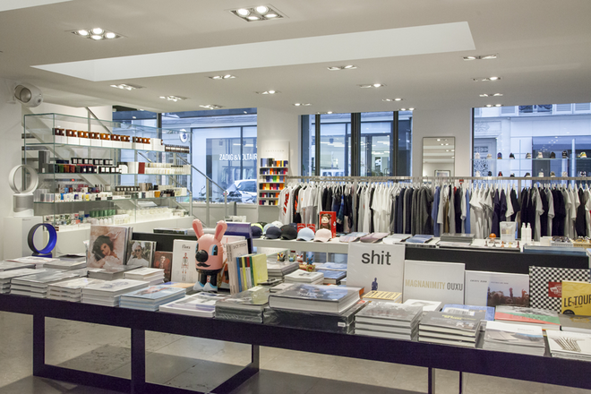O interior da loja Colette, no nº 213 da Rue de Saint-Honoré, em Paris.