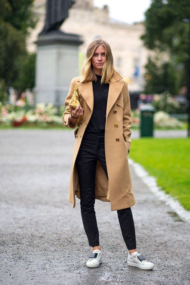 PRIVILEGIAR O CONFORTO | Não há nada pior do que chegar ao fim de um dia com dores nos pés por causa dos sapatos. Compre sempre sapatos que sejam realmente confortáveis. Assim torna-se também mais provável que opte por caminhar – a forma Lagom perfeita de respirar o ar puro e fazer exercício leve. 