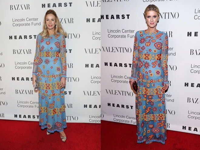 Dee Ocleppo Hilfiger e Nicky Hilton Rothschild com o mesmo vestido de Valentino num mesmo evento solidário.