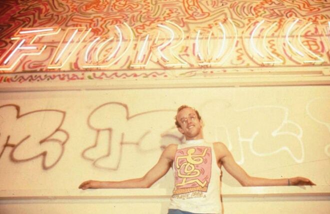 Keith Haring graffitou as paredes da Fiorucci de Nova Iorque