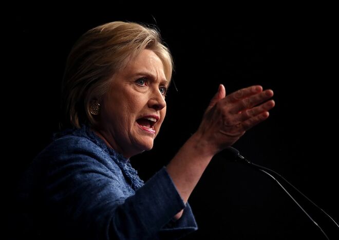 5. Acredita que Trump quer ser como Putin. Clinton acredita que a admiração de Donald Trump pelo Presidente russo, Putin, é doentia