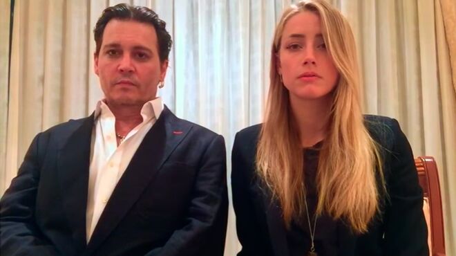 Johnny Depp y Amber Heard | Só o momento em si era constrangedor. Numa altura em que ainda eram casados, Johnny Depp e Amber Heard viram-se obrigados a fazer um vídeo a pedir desculpas aos cidadãos australianos pelo simples facto de terem ilegalmente levado para o país os cães da atriz. Heard estava acusada de falsificação de documentos e importação ilícita de animais. 