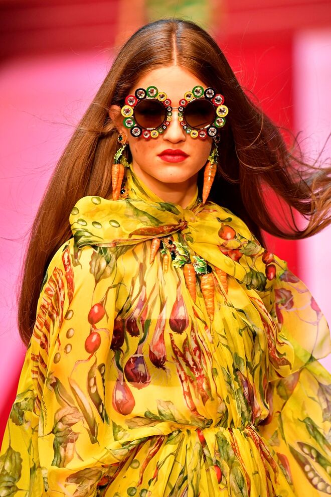 ARCO-ÍRIS | Fizeram-nos revisitar os anos setenta e deram nas vistas pelos detalhes coloridos.