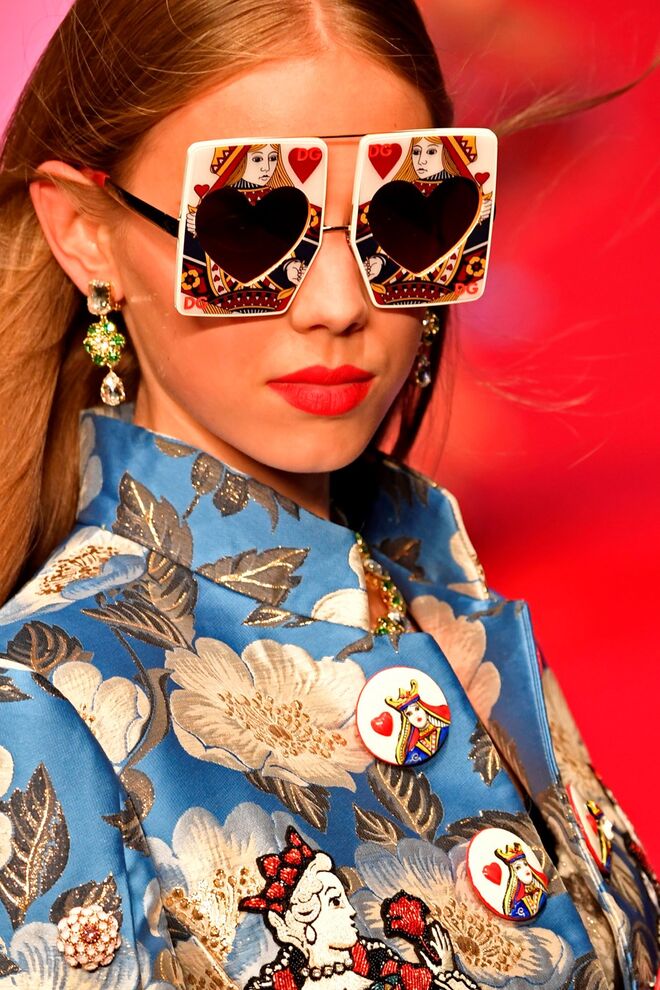 QUEEN OF HEARTS | Mais geométricos mas igualmente vistosos, seguiram um dos padrões favoritos da colecção.