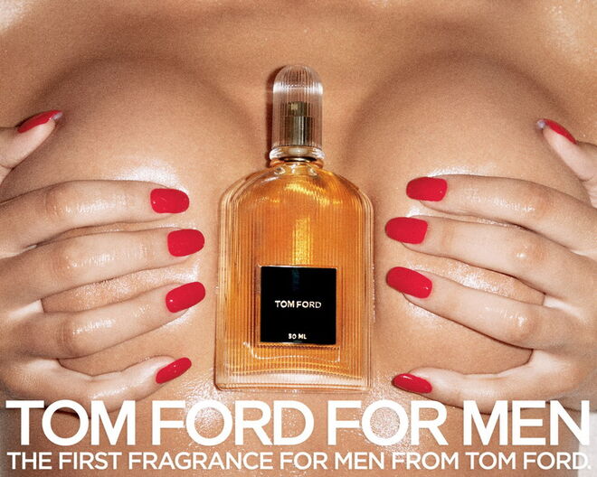 TOM FORD, 2007 | Itália foi o primeiro país a banir o anúncio para a fragrância masculina de Tom Ford, que contratou o polémico Terry Richardson para fotografar a campanha. As imagens do frasco de perfume, colocado entre as pernas e o peito de uma modelo, foram alvo de muitas queixas que eventualmente levaram a que a campanha fosse banida em vários países.