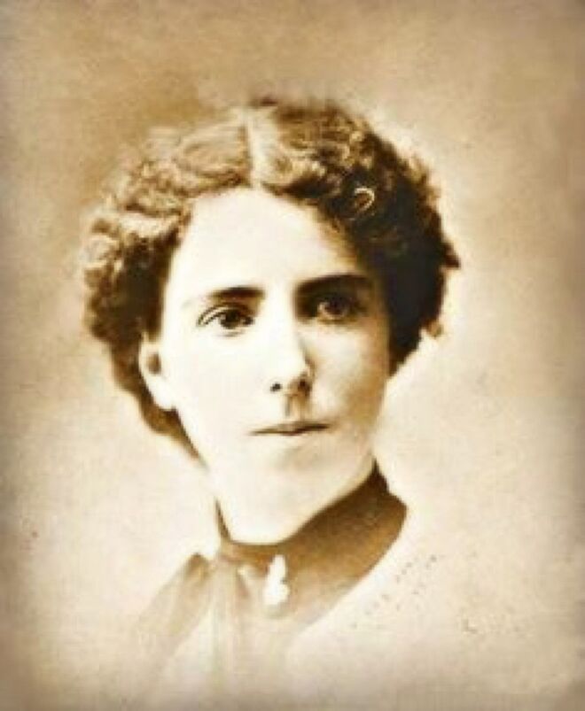 Estava aberto o caminho para outras mulheres, da Bélgica ao Brasil, do Quénia às Filipinas, mas só em 1939 é que uma mulher chegou ao governo de uma capital: Kathleen Clarke, Lord Mayor de Dublin (República da Irlanda). 