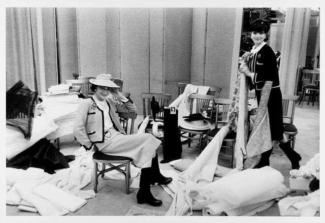 Coco Chanel e Marie Hélène Arnaud | Paris, 1959