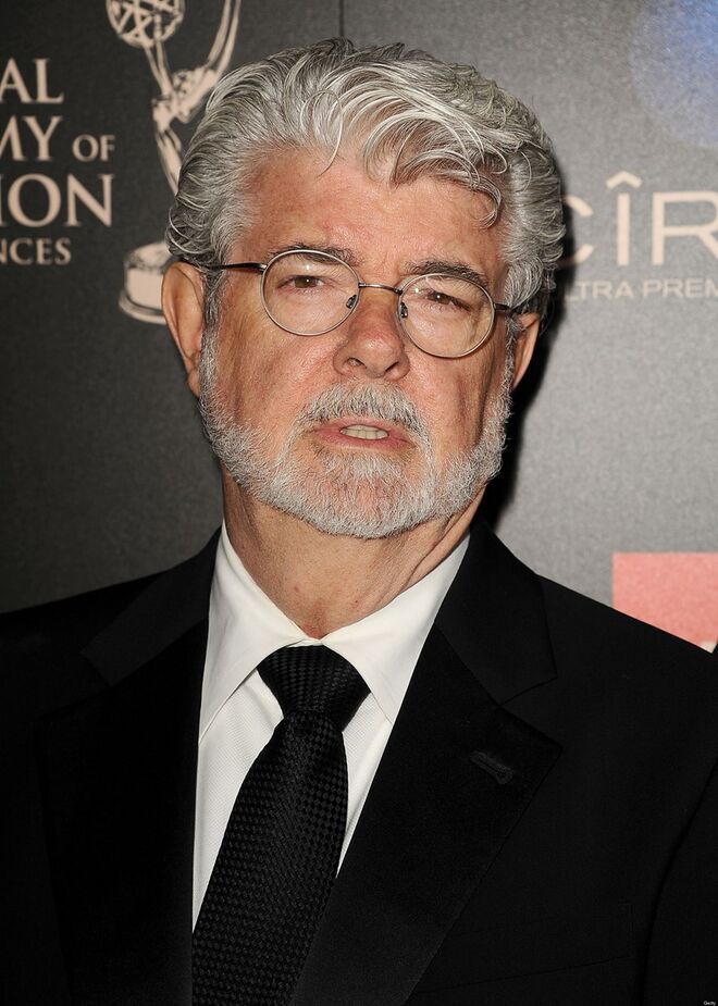 GEORGE LUCAS | Depois de gastar 100 milhões a construir a sua casa de sonho, o produtor decidiu investir na proteção da mansão: contratou a sua própria brigada de bombeiros, com camiões incluídos.