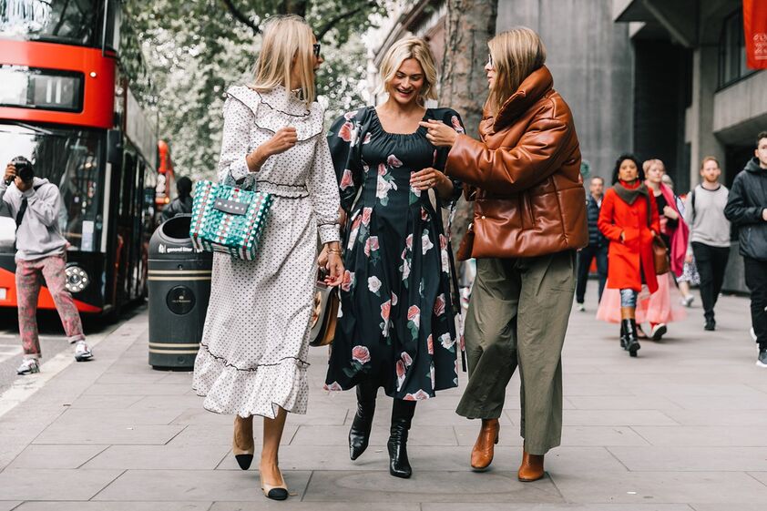 Este é o vestido mais popular do streetstyle