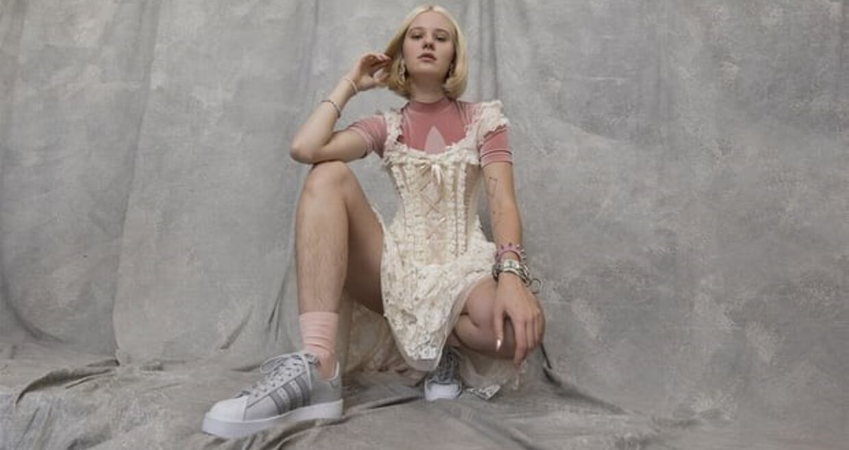 A nova campanha da Adias com Arvida Byström