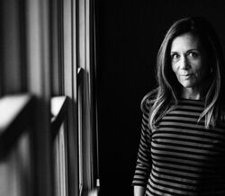 Entrevista Claire Dederer: “O que mais importa na vida é a amizade entre mulheres”