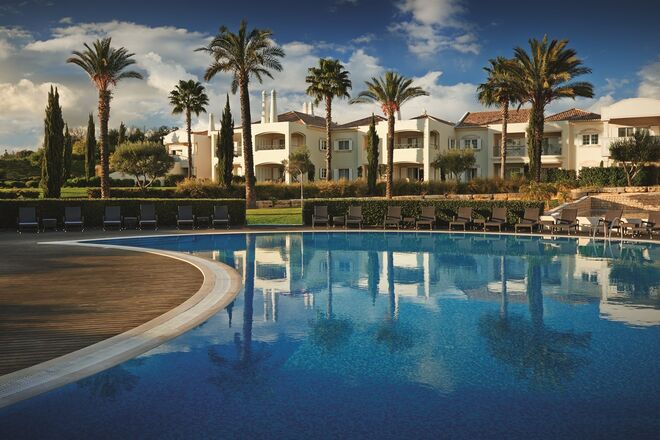 Super detox na Algarve Spa Week | A iniciativa Algarve Spa Week regressa ao sul do país entre os dias 7 e 15 de outubro, para envolver os 10 Spas dos mais conhecidos hotéis de cinco estrelas do Algarve. Aqui, Vale d’Oliveiras Quinta Resort: Esfoliação Corporal Laranja, €22,5, no Lisvaýa Spa.