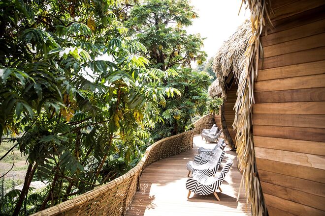 Oferecendo uma sensação única de conforto, isolamento, privacidade e espaço, todas as villas possuem quarto, casa de banho e sala com lareira, pois as noites podem ser frias a alta altitude.