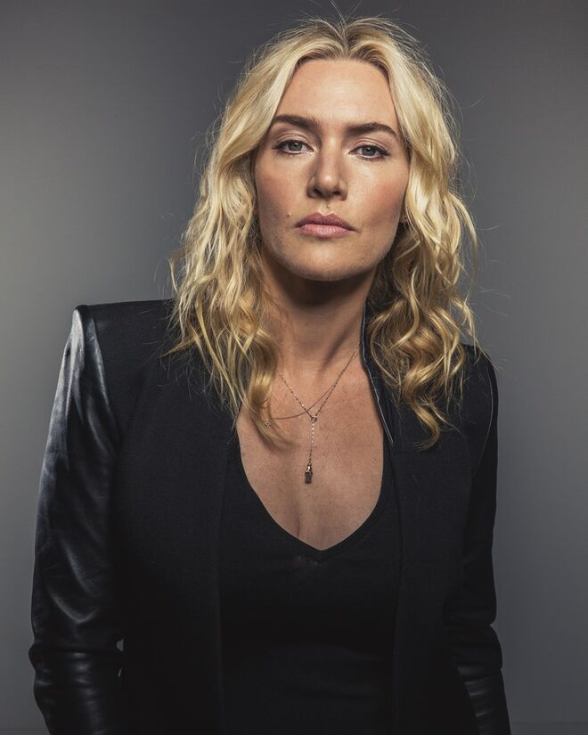 KATE WINSLET | “O facto destas mulheres terem começado a falar sobre a má conduta de um dos mais importantes e premiados produtores de filmes é incrivelmente corajoso e muito chocante de se ouvir. A maneira como o Harvey Weinstein tratou estas mulheres jovens, vulneráveis e talentosas não deve ser aceite em nenhum local de trabalho.”