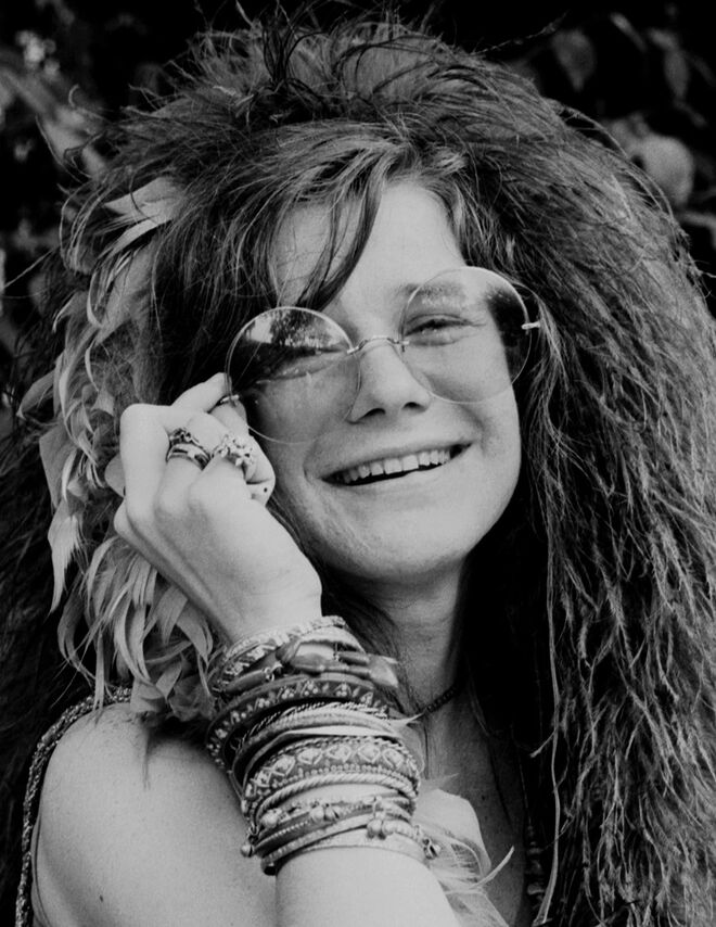 JANIS JOPLIN | Joplin mudou-se para o Landmark Motor Hotel, agora Highland Gardens Hotel, em agosto de 1970. Era perto do estúdio de música onde passou as semanas seguintes a gravar aquele que seria o seu último álbum, Pearl. Acabou por morrer de overdose no mesmo hotel, a 4 de outubro.