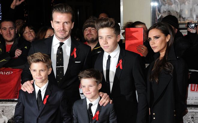 FAMÍLIA BECKHAM | David Beckham e a sua família viveram num luxuoso hotel em Madrid quando o jogador se mudou para a equipa de futebol espanhola. Ocuparam duas suítes durante 80 noites e consta-se que a conta final foi de cerca de 430 mil euros.