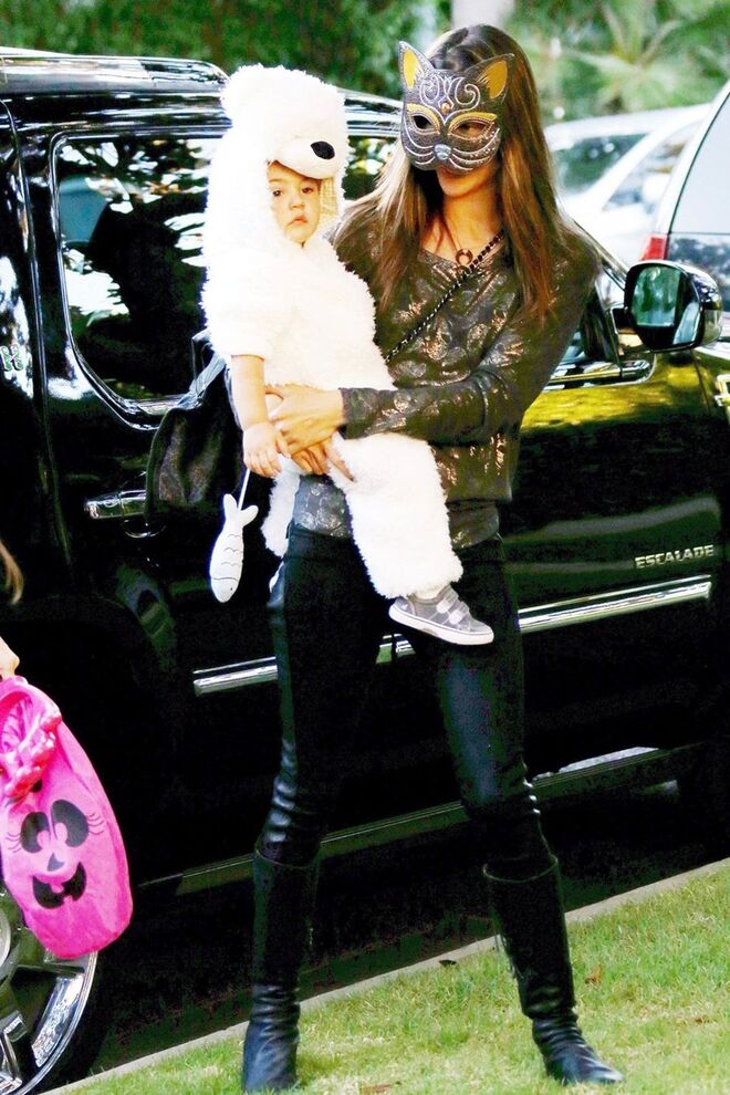 Alessandra Ambrosio com a filha